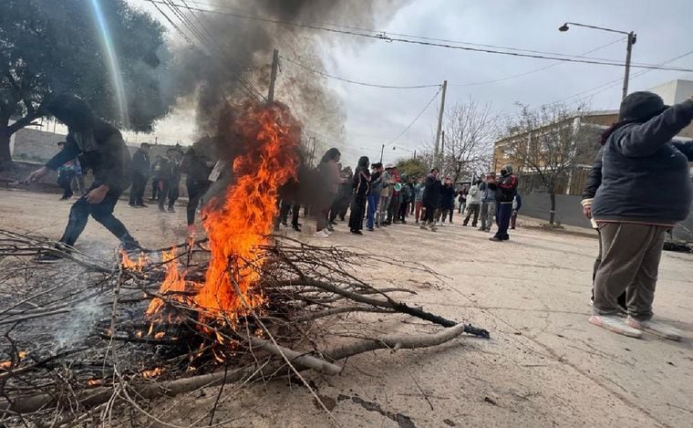 El enojo de la comunidad del barrio en Córdoba.