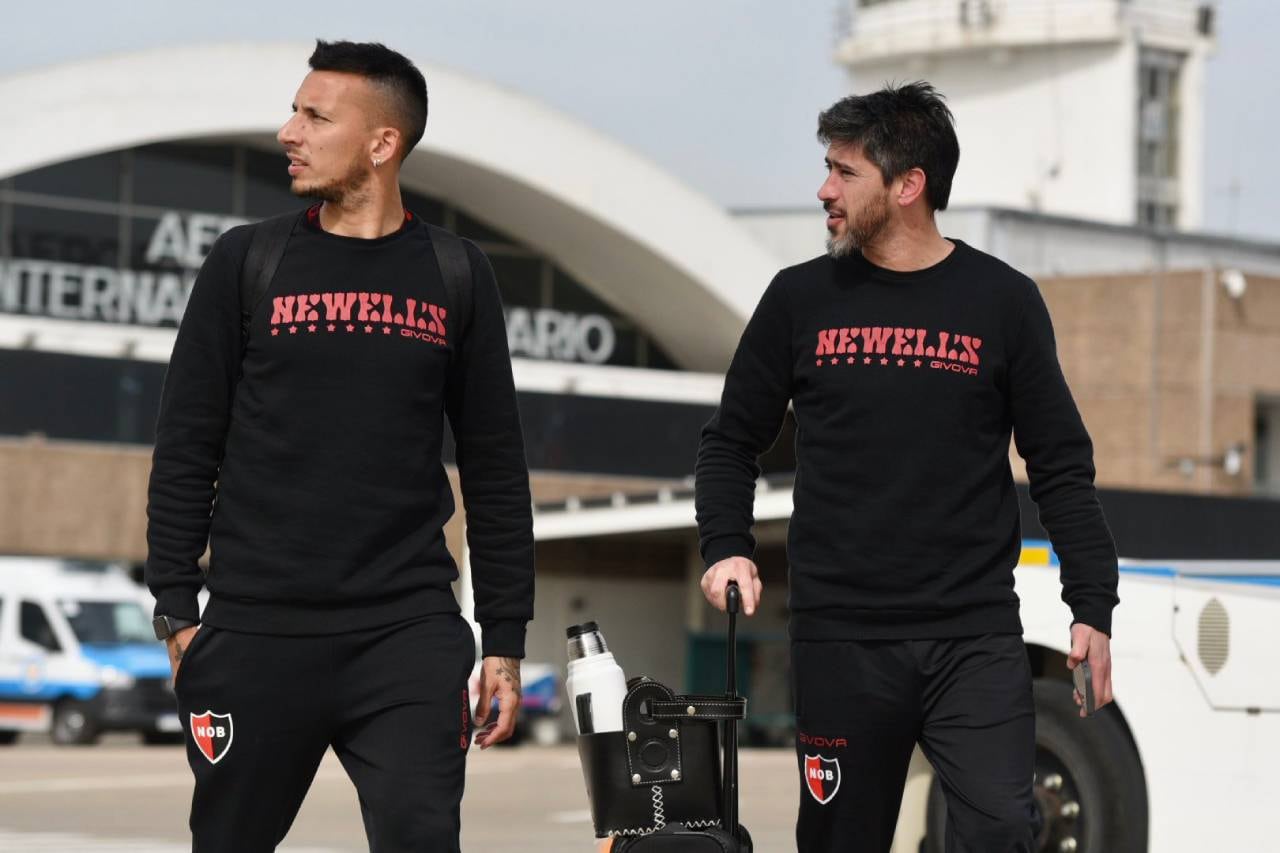 Leonel Vangioni y Pablo Pérez viajaron con el plantel desde el Aeropuerto Internacional Rosario (AIR) "Islas Malvinas".