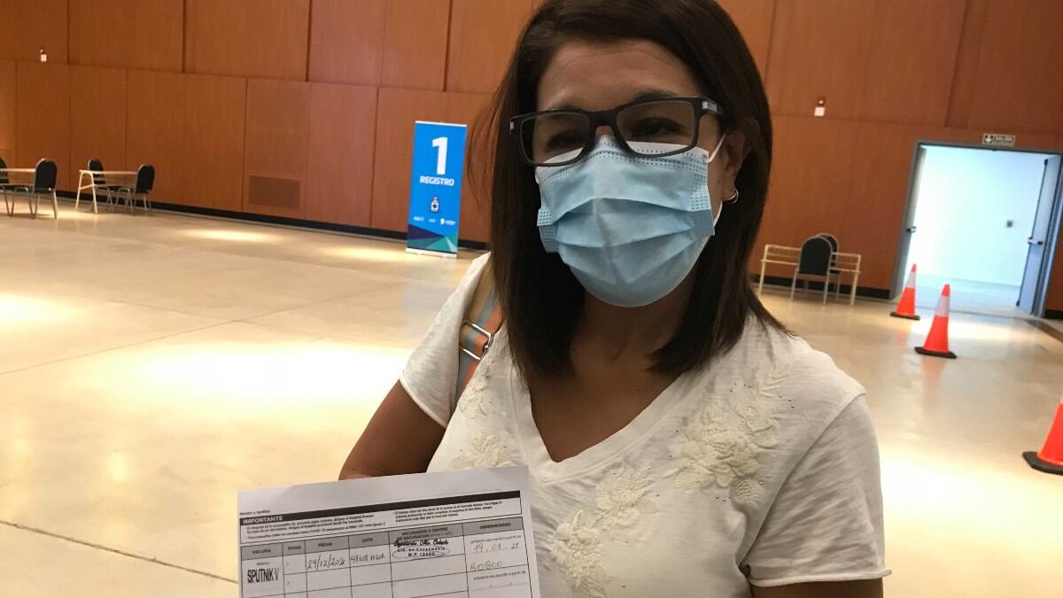 Ana Crinejo, la primera vacunada en Córdoba: “Esta vacunación renueva las esperanzas”