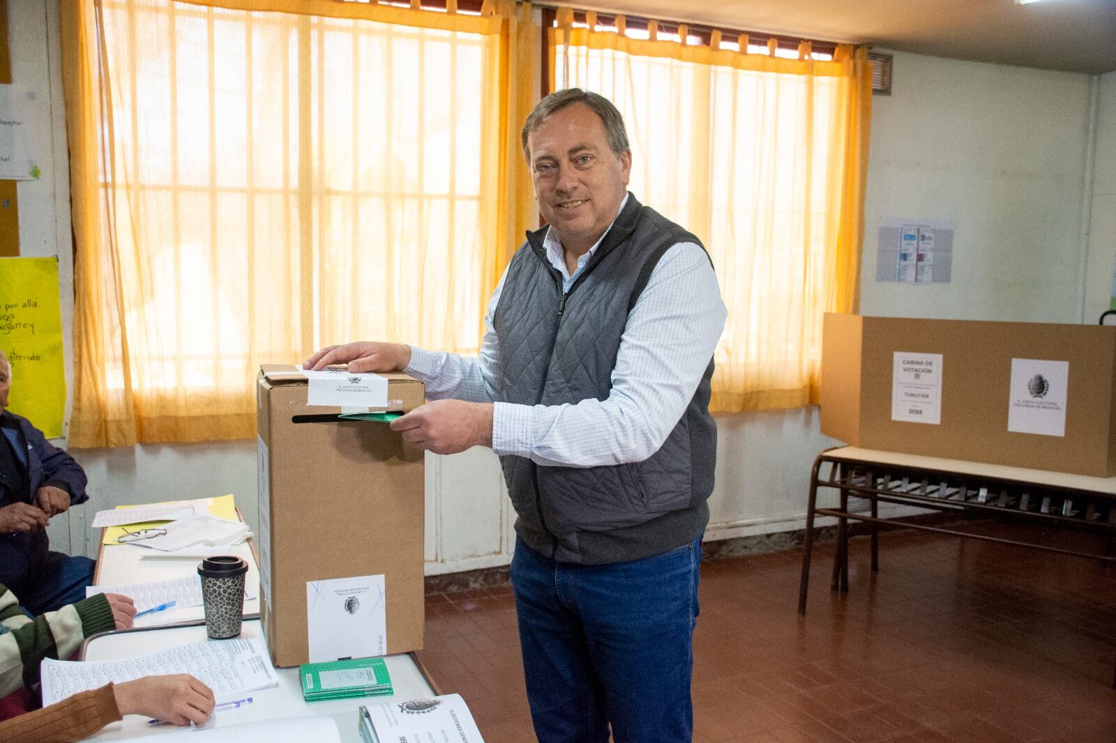 Votó Martín Aveiro, en Tunuyán.