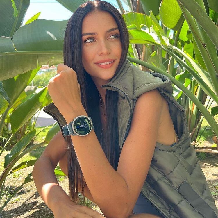 Zaira Nara deslumbró a sus seguidores con su brillante reloj