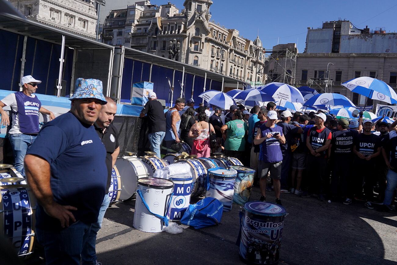 Paro Nacional de la CGT. Concentración en Plaza de Mayo. (Clarín)