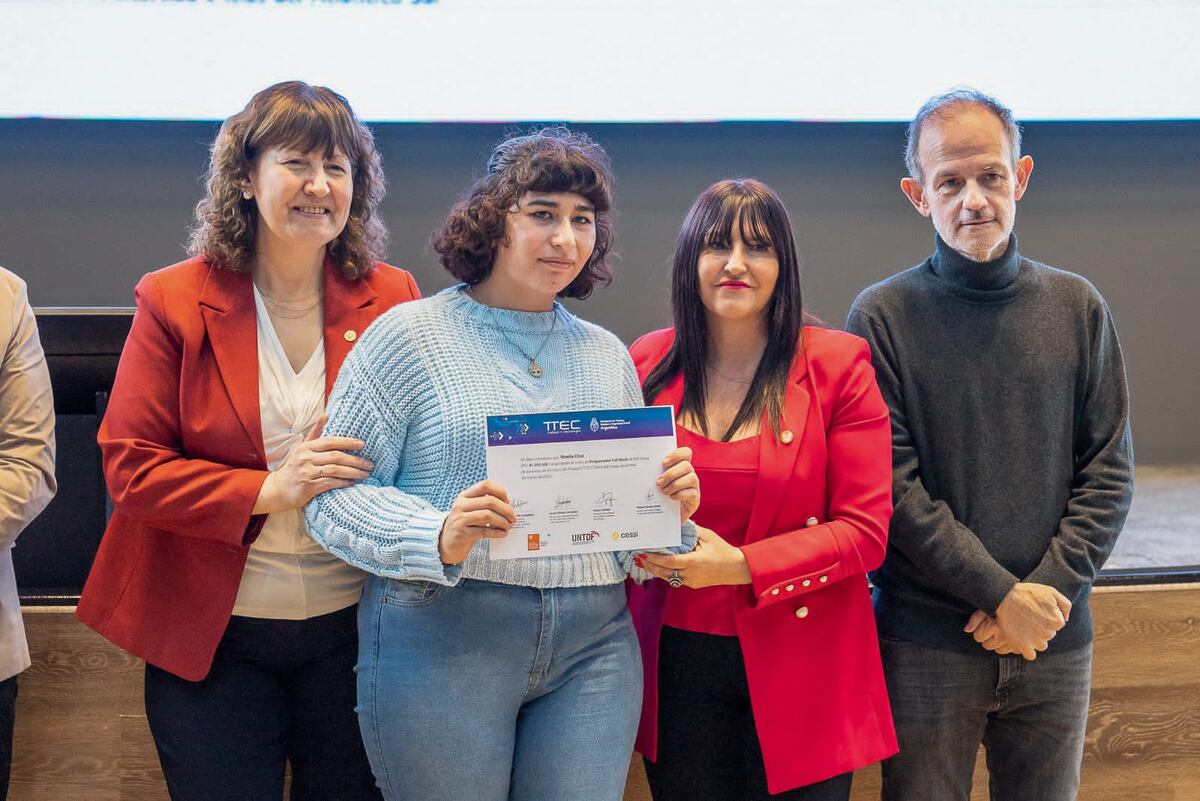 Tierra del Fuego: entregaron certificados a jóvenes por el programa T.Tec
