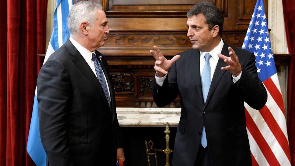 Sergio Massa junto al embajador de Estados Unidos en Argentina.