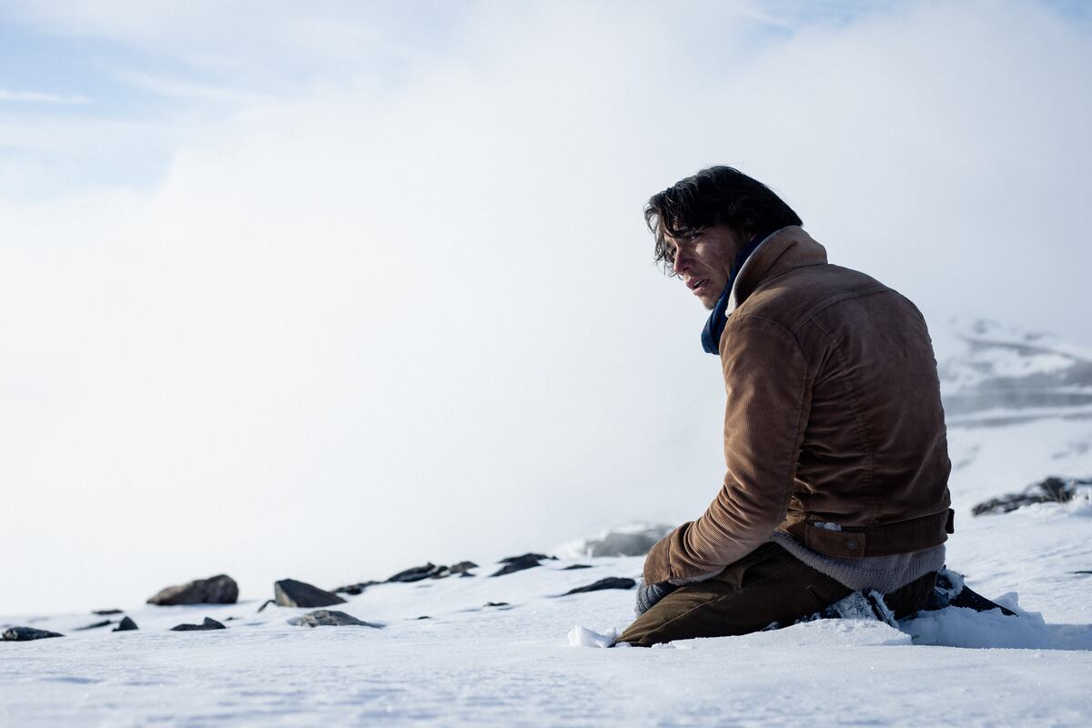 Cuál es la película que le ganó en los BAFTA a La sociedad de la nieve y es su mayor competidora en los Oscar