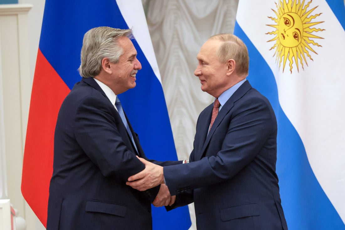 El presidente argentino Alberto Fernández con su par ruso Vladimir Putin. (AP)