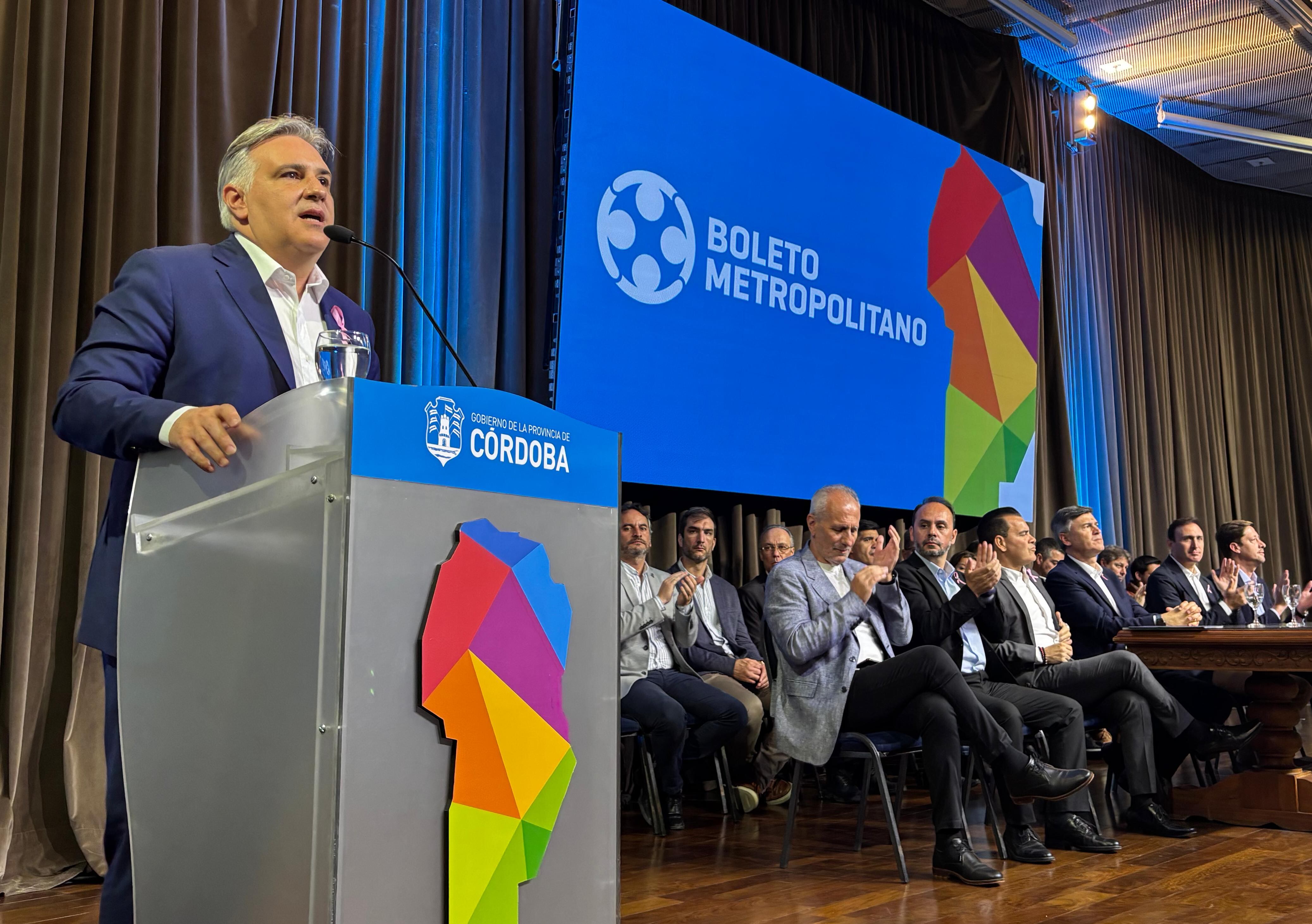 El gobernador, Martín Llaryora, presentó el Boleto Metropolitano (Gobierno de Córdoba).