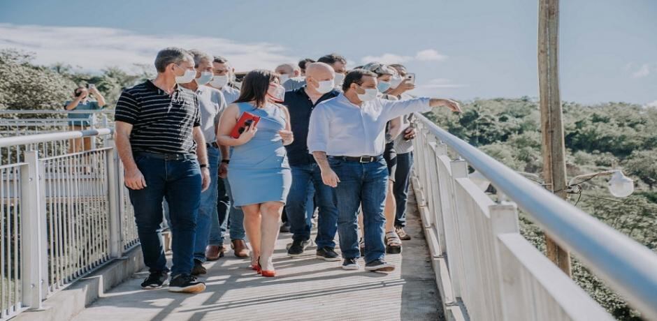 El gobernador de la provincia de Misiones, Dr. Herrera Ahuad, visitó la ciudad de Puerto Iguazú.