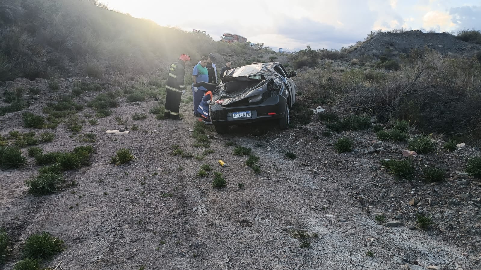 Un joven perdió la vida cuando el auto que manejaba cayó por un barranco en Luján. Foto: Ministerio de Seguridad.