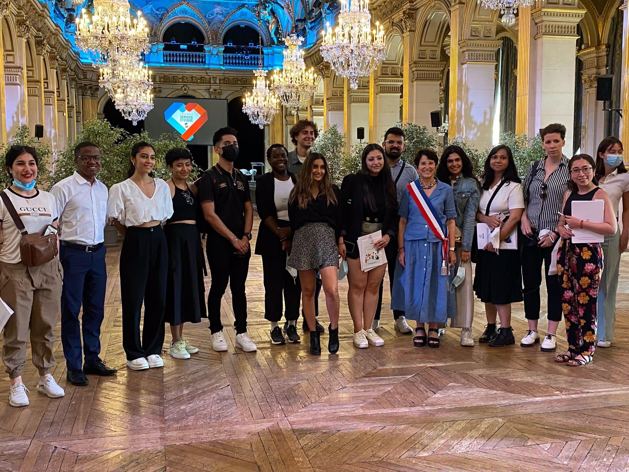 Durante su viaje a Francia, tras ganar el concurso de LabCitoyen. 