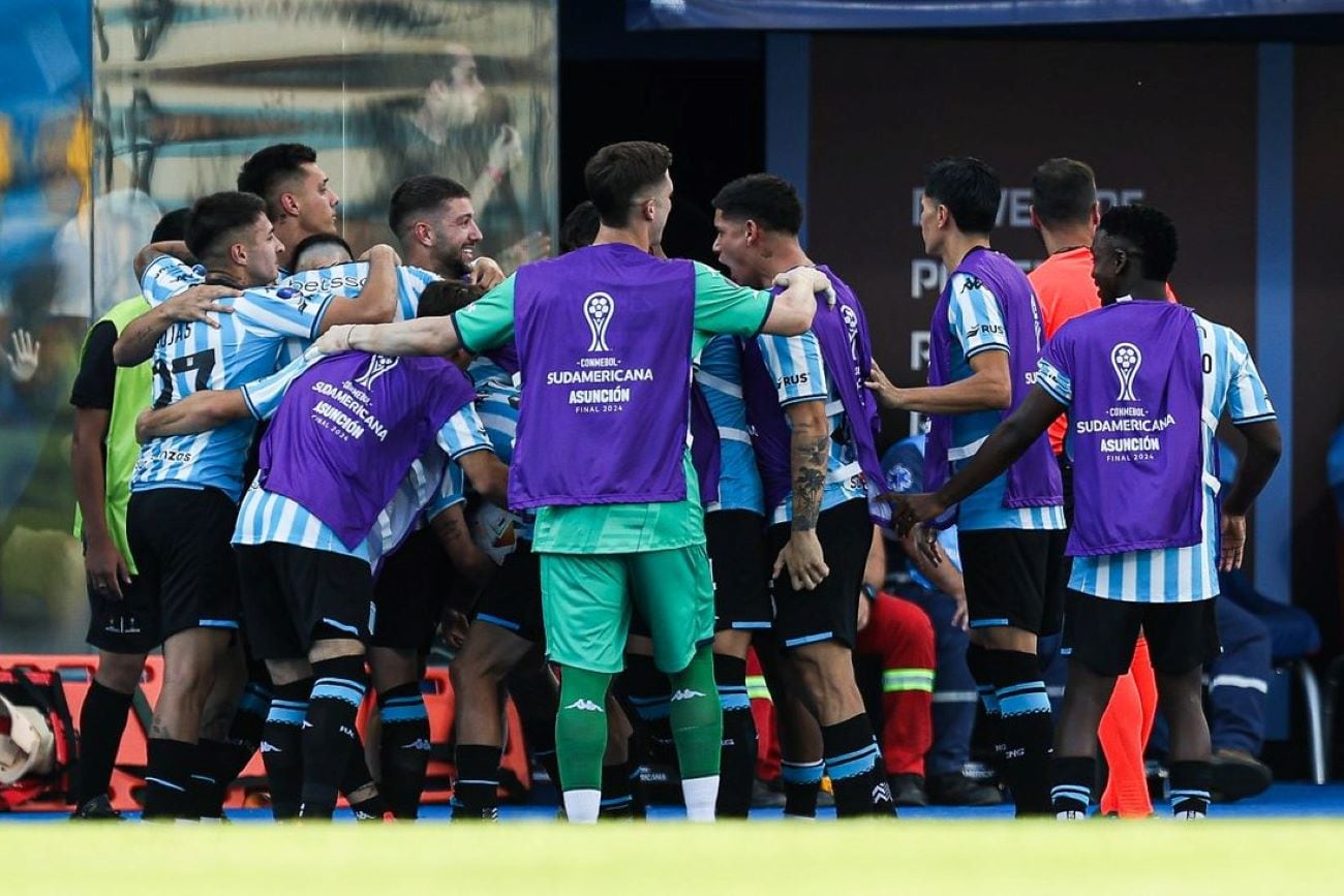 Racing consiguió un título internacional después de 36 años. (Prensa Conmebol)