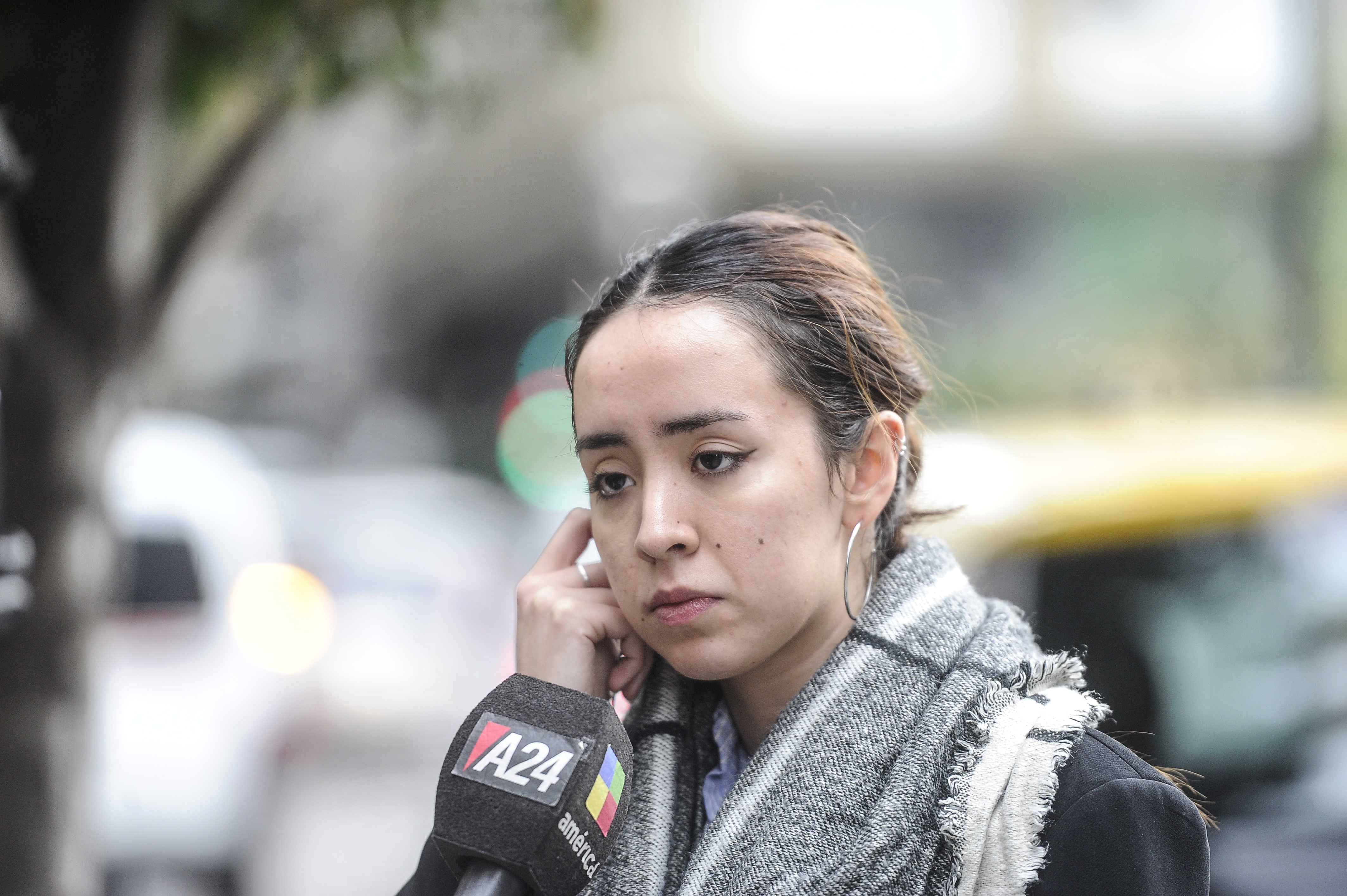 Florencia, la hija del playero golpeado en un garaje Monserrat. (Télam/Fernando Gens)