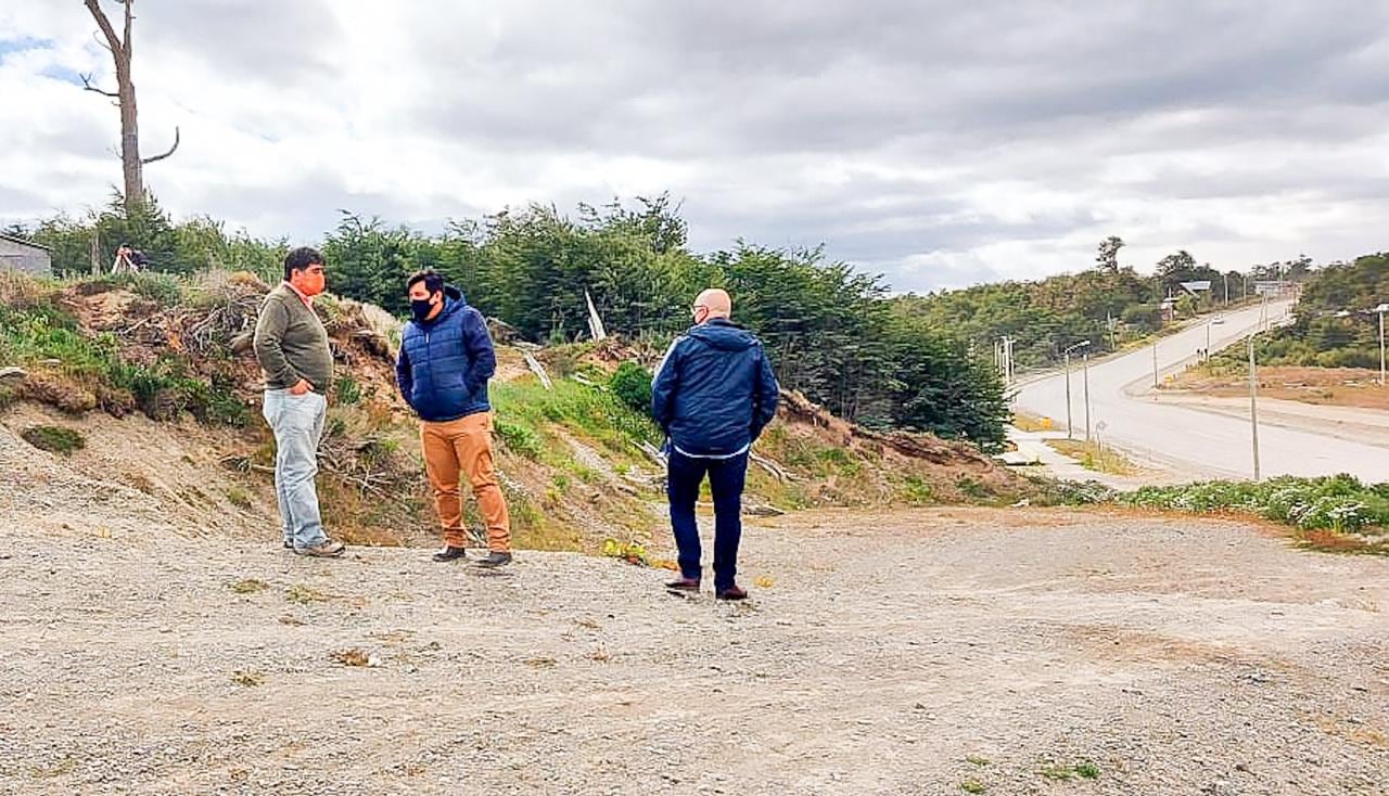 Funcionarios gubernamentales se reunieron en Tolhuin para delinear la construcción de la nueva sede del Ministerio de Trabajo y Empleo