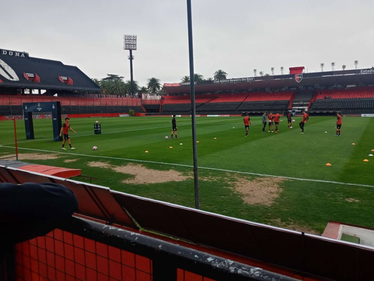 La reserva local hizo la entrada en calor ante unos pocos simpatizantes.