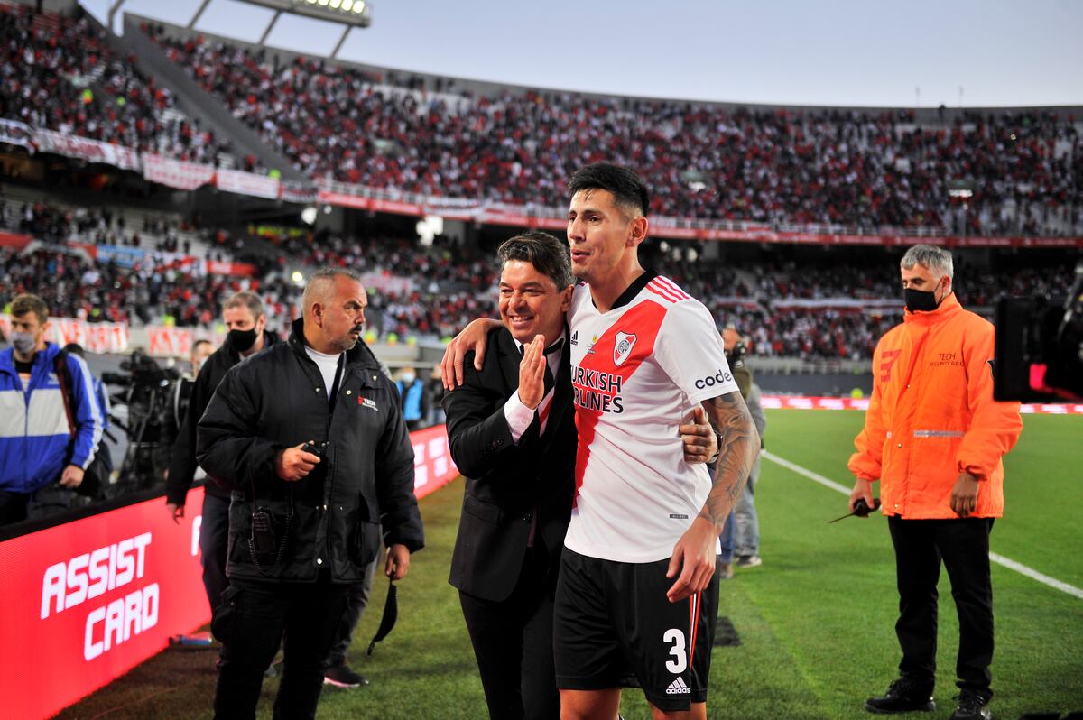 River aprovechó la caída de WhatsApp, Facebook e Instagram para festejar el triunfo contra Boca
