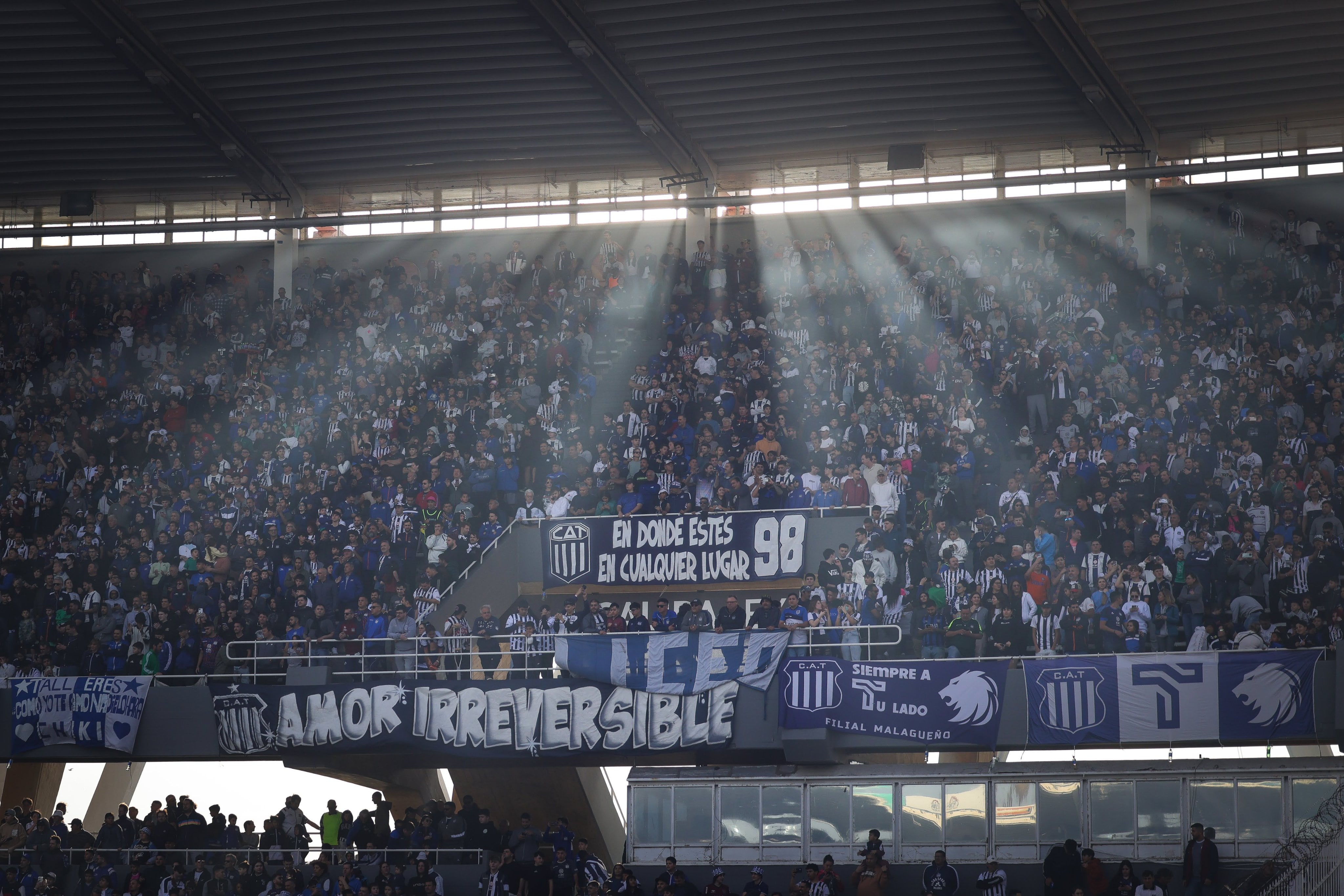 Hinchada de Talleres en el partido ante Instituto por la Liga Profesional. (Prensa Talleres)