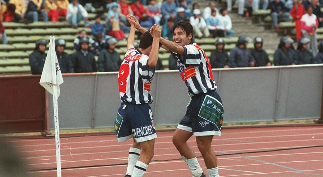 Festejo de Talleres en la "Final del siglo" contra Belgrano.