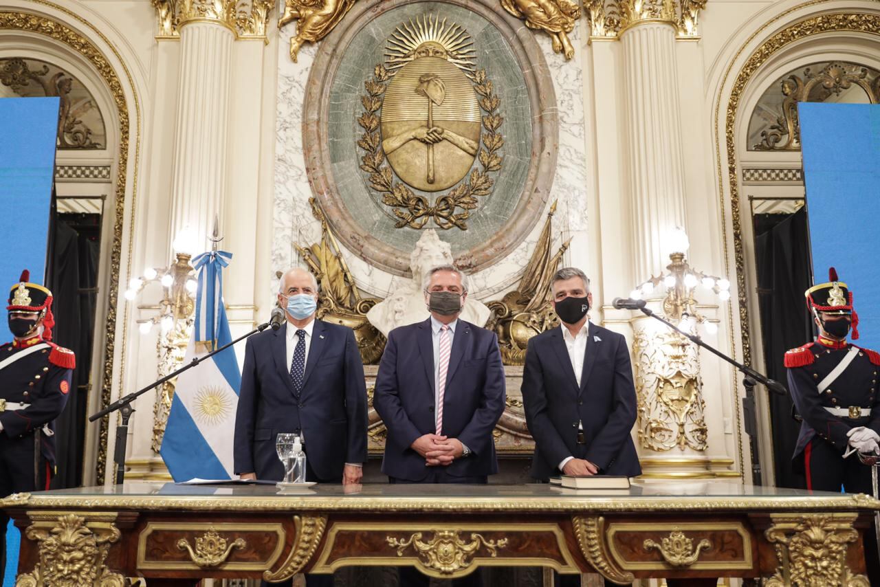 Juan Zabaleta y Jorge Taiana Juran como ministros junto a Alberto Fernandez
Foto presidencia