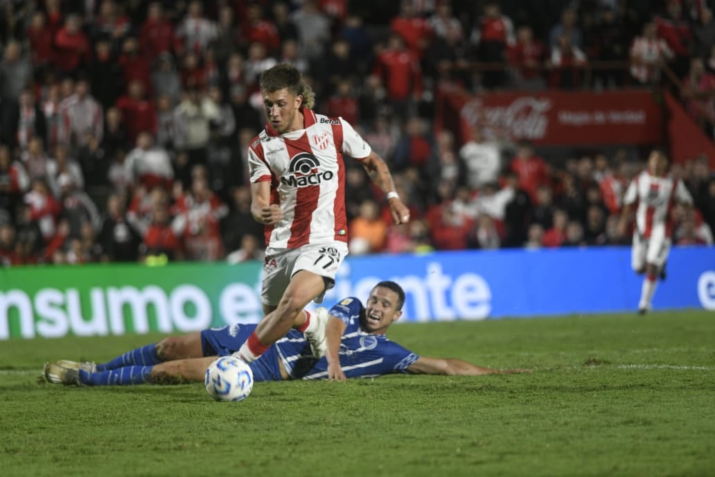 Instituto recibió a Godoy Cruz por la Liga Profesional. (Javier Ferreyra / La Voz)