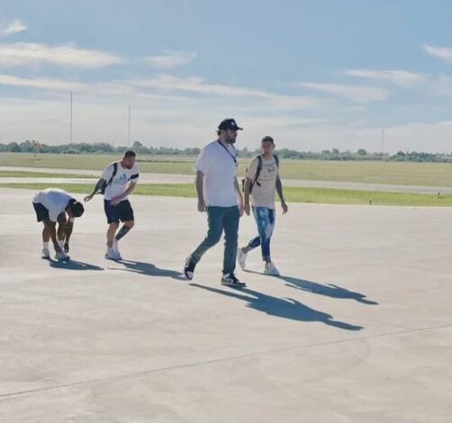 Los futbolistas llegaron a Rosario