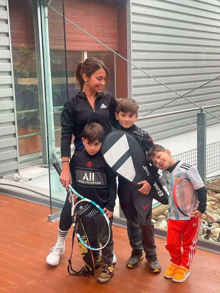 Thiago, Mateo y Ciro Messi junto a Antonela Roccuzzo