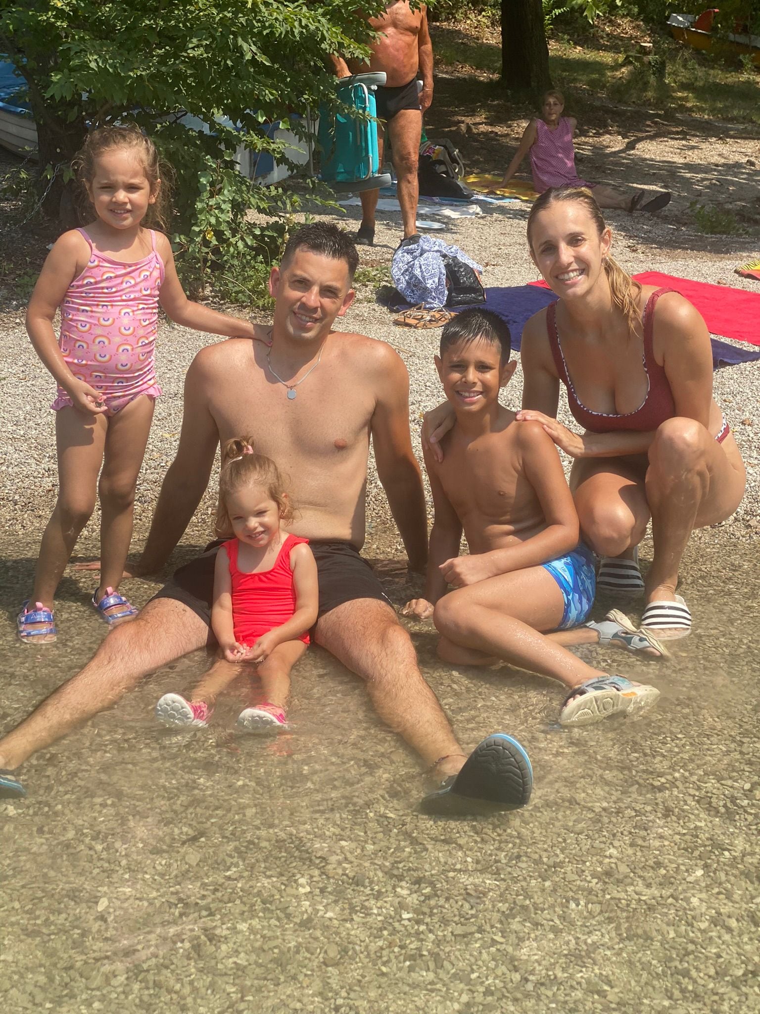 La familia que viajó a Italia.