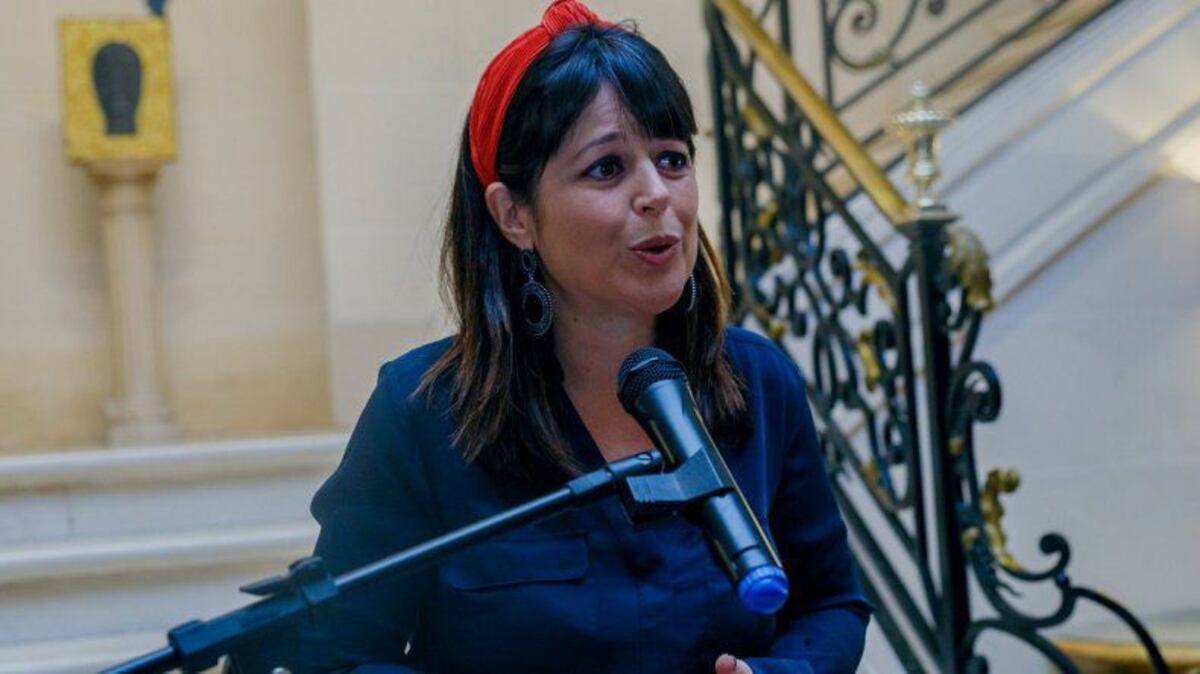 Militantes “celestes” realizaron un escrache en la panadería de los padres de la diputada Carolina Gaillard