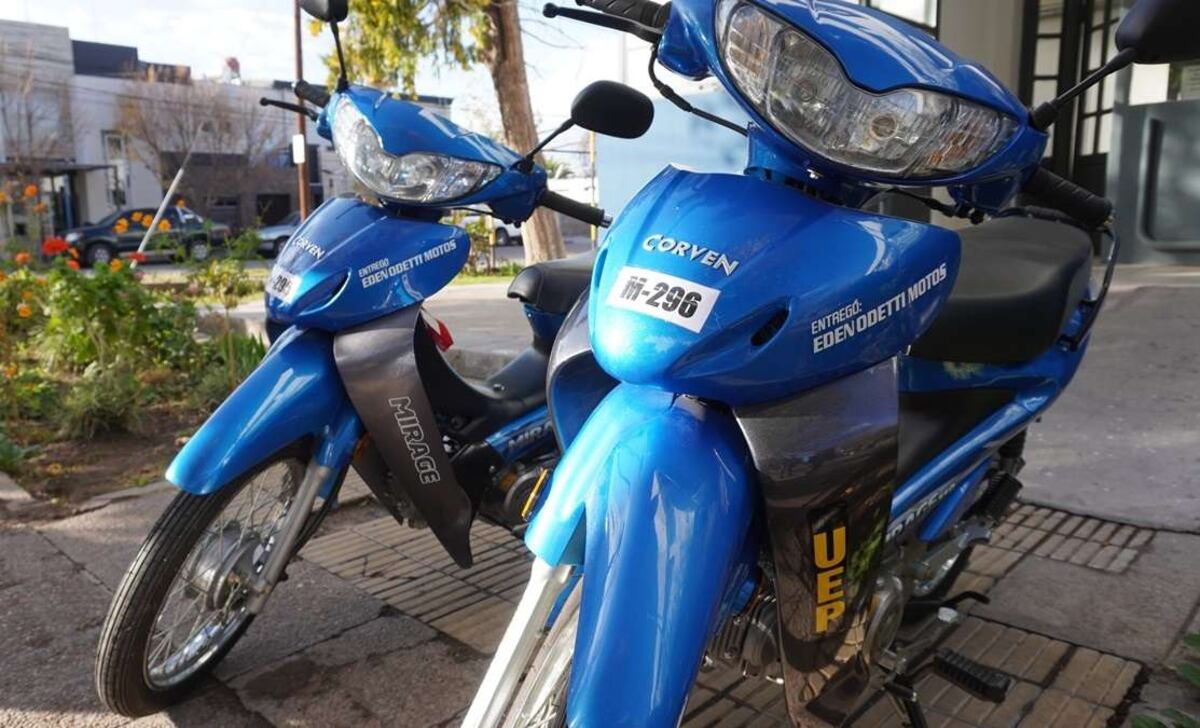 Por burocracia: el Gobierno tardó nueve años en recibir motos para la policía donadas por la comunidad de Alvear