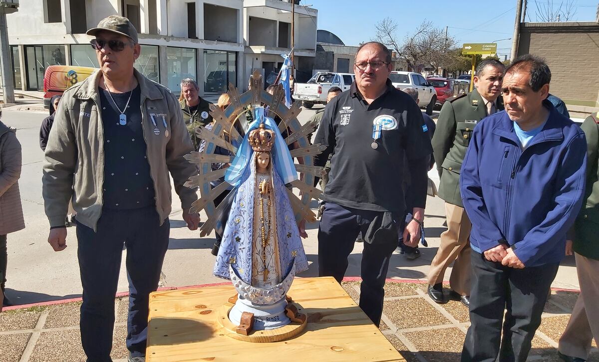 La imagen de la Virgen del Luján que acompañó a los soldados a Malvinas pasó por Arroyito