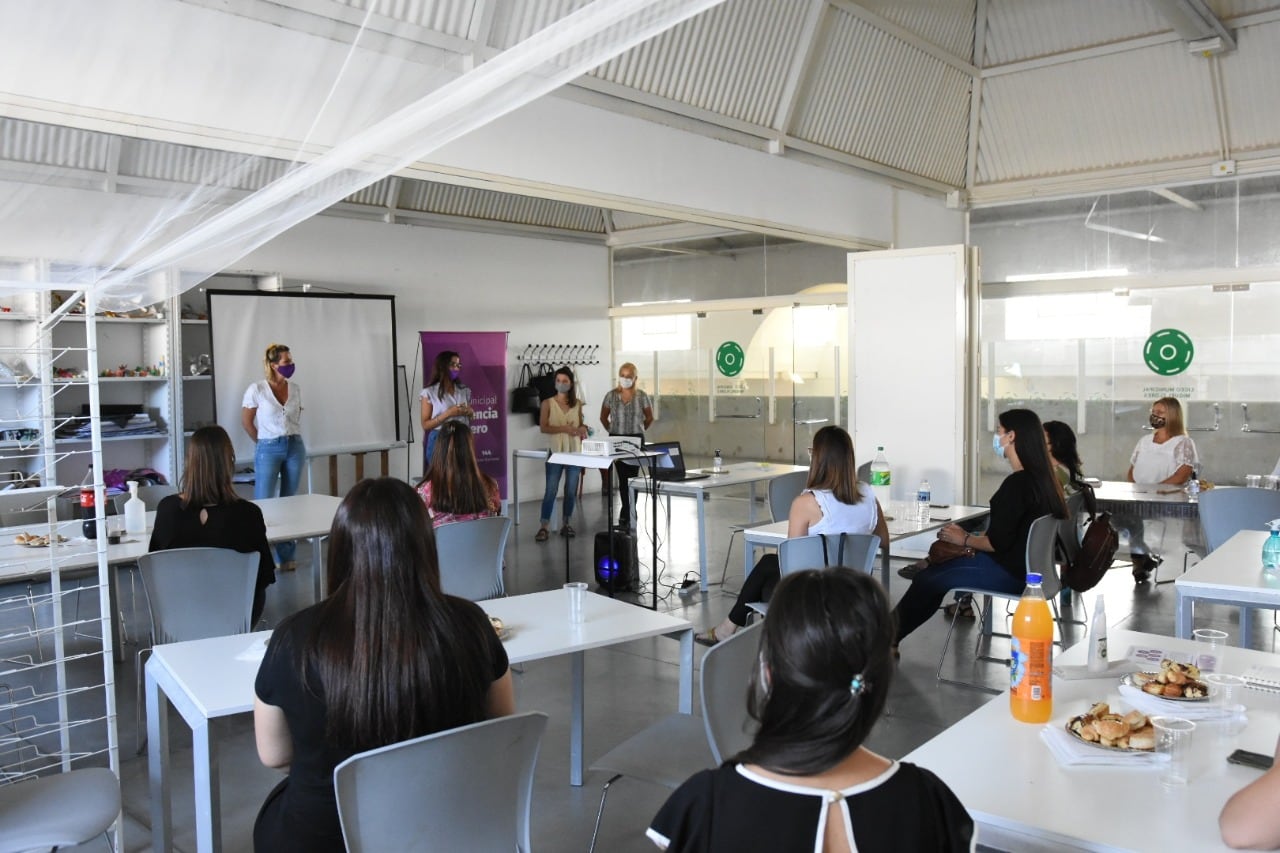 Mujeres municipales reflexionaron sobre corresponsabilidad de agendas