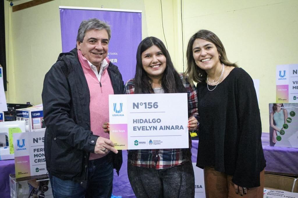 Entregaron 90 herramientas a mujeres emprendedoras de Ushuaia