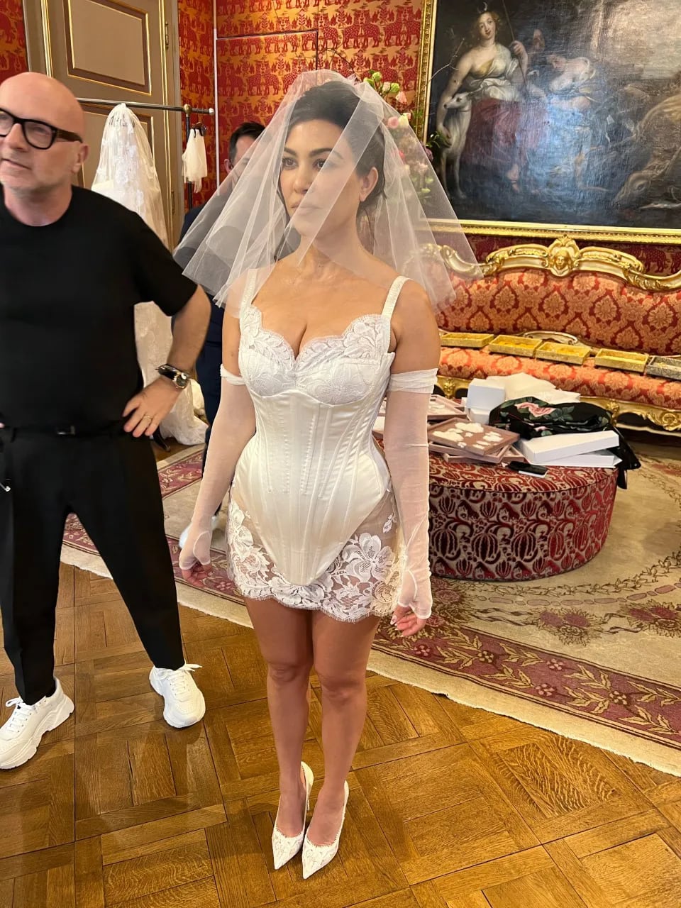 El vestido de Kourtney Kardashian para su casamiento de Dolce & Gabanna