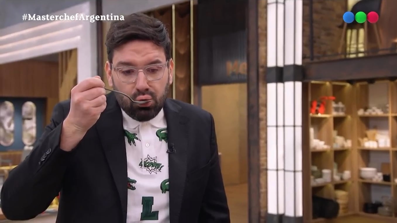 La desagradable reacción de Damián Betular al probar caldo de salame por primera vez en MasterChef