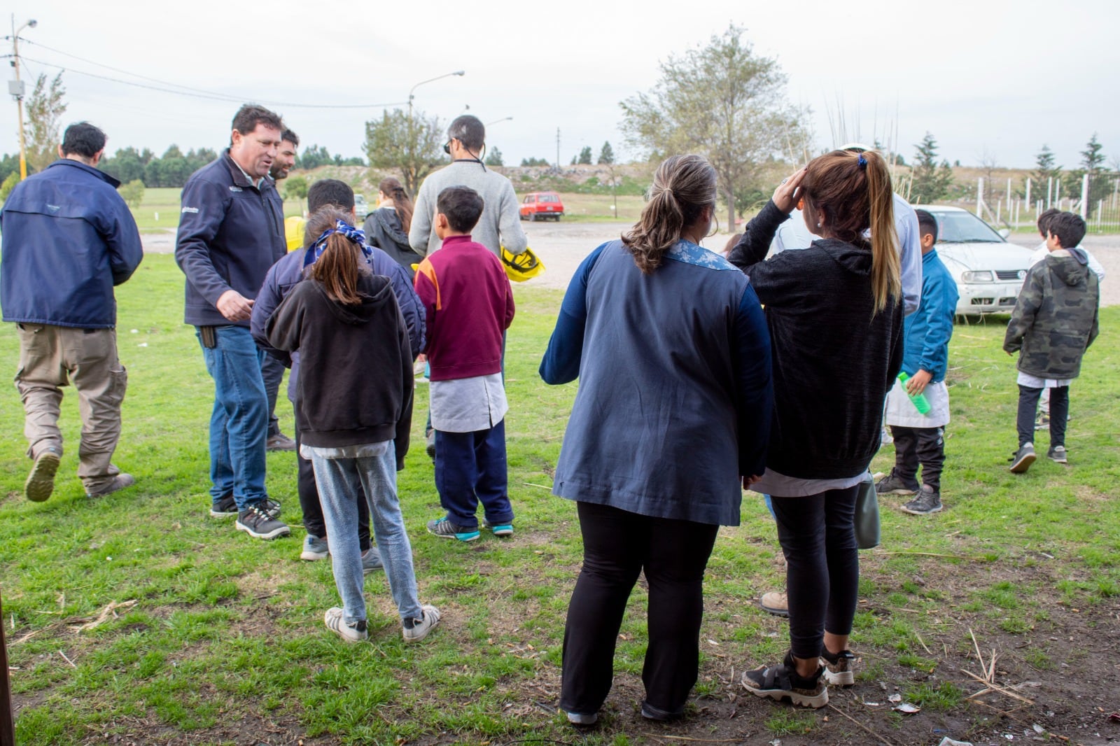 En el Día Mundial del Reciclaje alumnos de escuelas de Tres Arroyos plantaron árboles