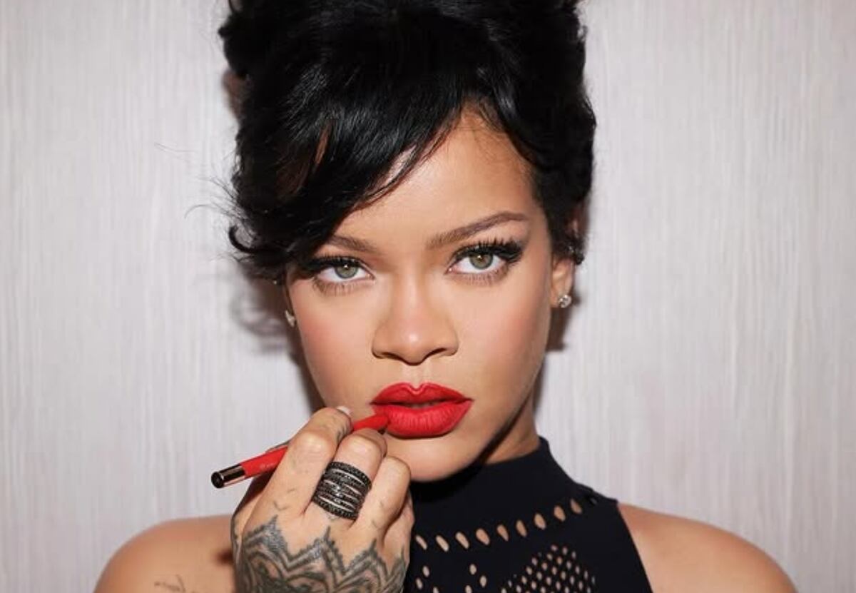 En ropa interior de transparencias y encaje, Rihanna deslumbró a sus fanáticos