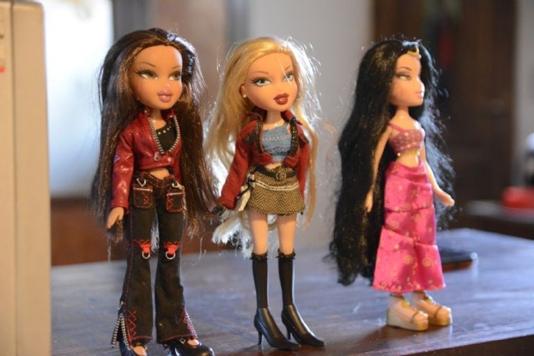 Las Bratz están guardadas en cajas, perfectamente limpias y vestidas.