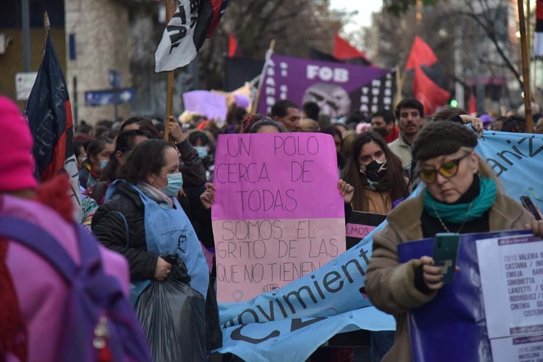 Marcha ni una menos por el centro de Córdoba (Facundo Luque / La Voz)