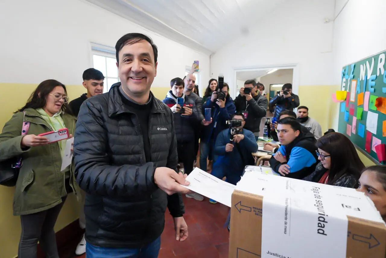 Pablo Grasso, actual intendente de Río Gallegos, votó pasadas las 17 horas.