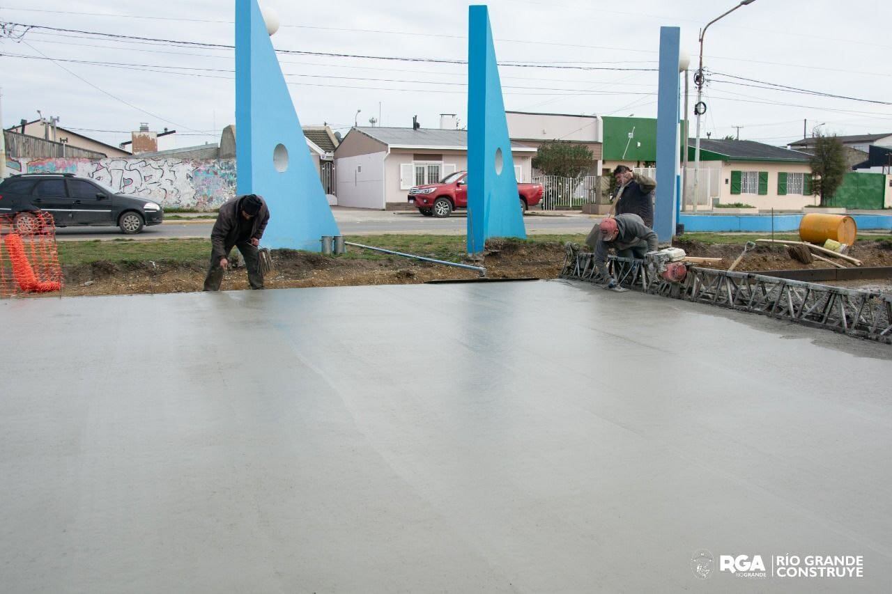 La obra va desarrollándose de la manera esperada y además se está realizando obras de mejoras en el ‘Paseo ARA Gral. Belgrano’.