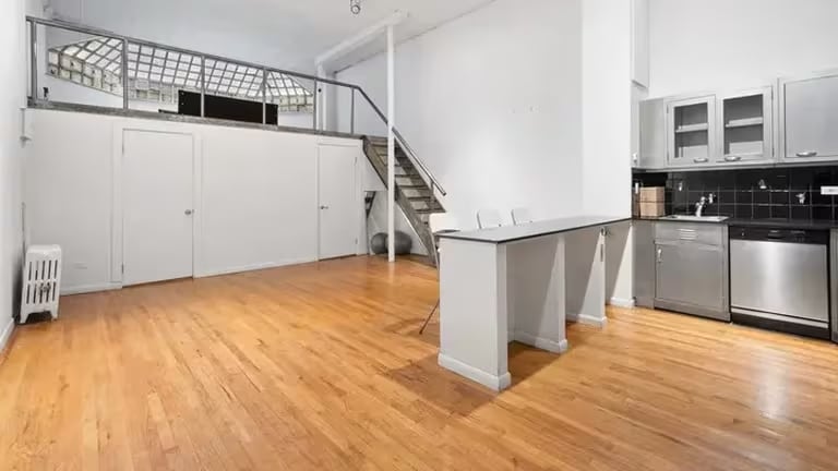 El departamento donde vivieron John Lennon y Yoko Ono en Nueva York está a la venta: así luce por dentro