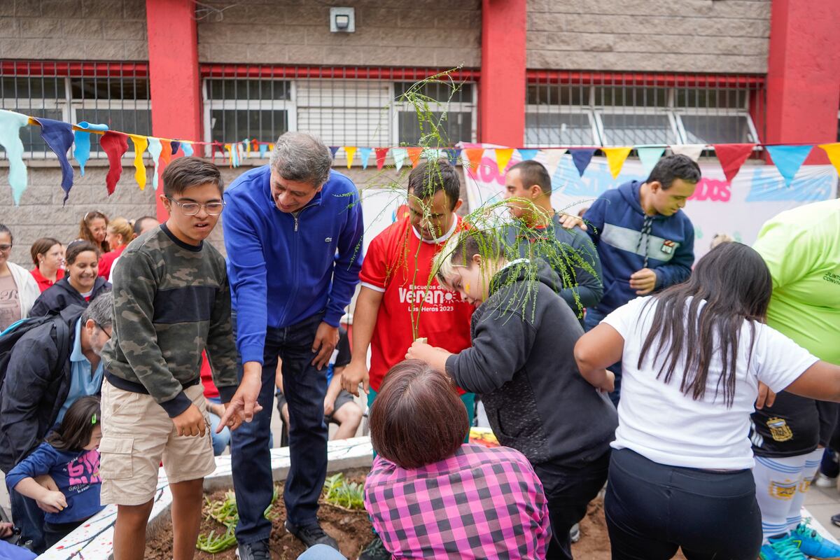 En el día Mundial de las personas con Síndrome de Down, Las Heras sembró un árbol por la inclusión
