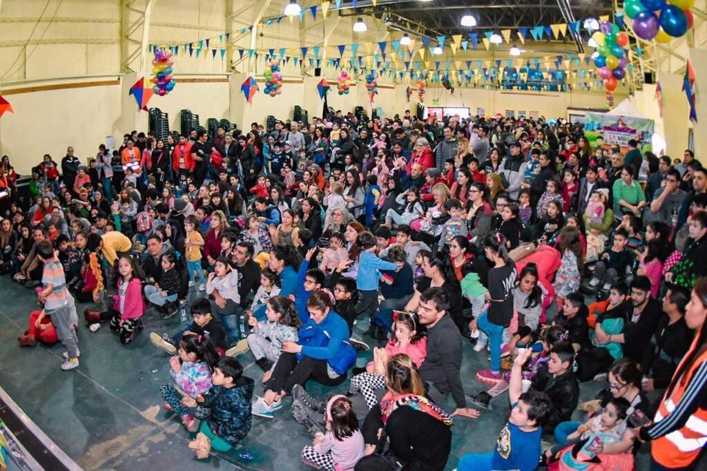 Los niños disfrutaron de los distintos programas y dispositivos educativos en forma de juegos para enseñarles acerca de educación ambiental, la educación vial y las técnicas de RCP.