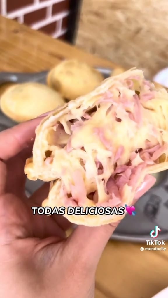 "Empanadas de maza de maíz" venezolanas.