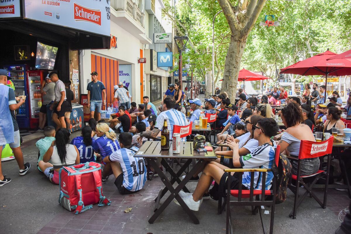 ¿Asado o picada? Cuánto cuesta hacer los dos menús favoritos para ver la final del Mundial de Qatar 2022
