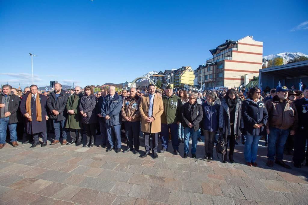 Acto central del 2 de Abril que tuvo lugar en la plaza Islas Malvinas.