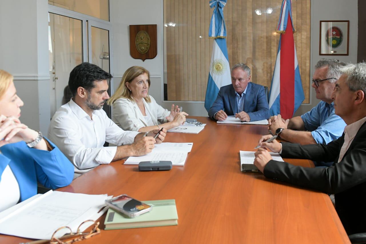 Con Schneider asistieron Hernán Jacob y Miguel Lopez. Junto a Romero, Eduardo Loréfice y Katherina Stickel.