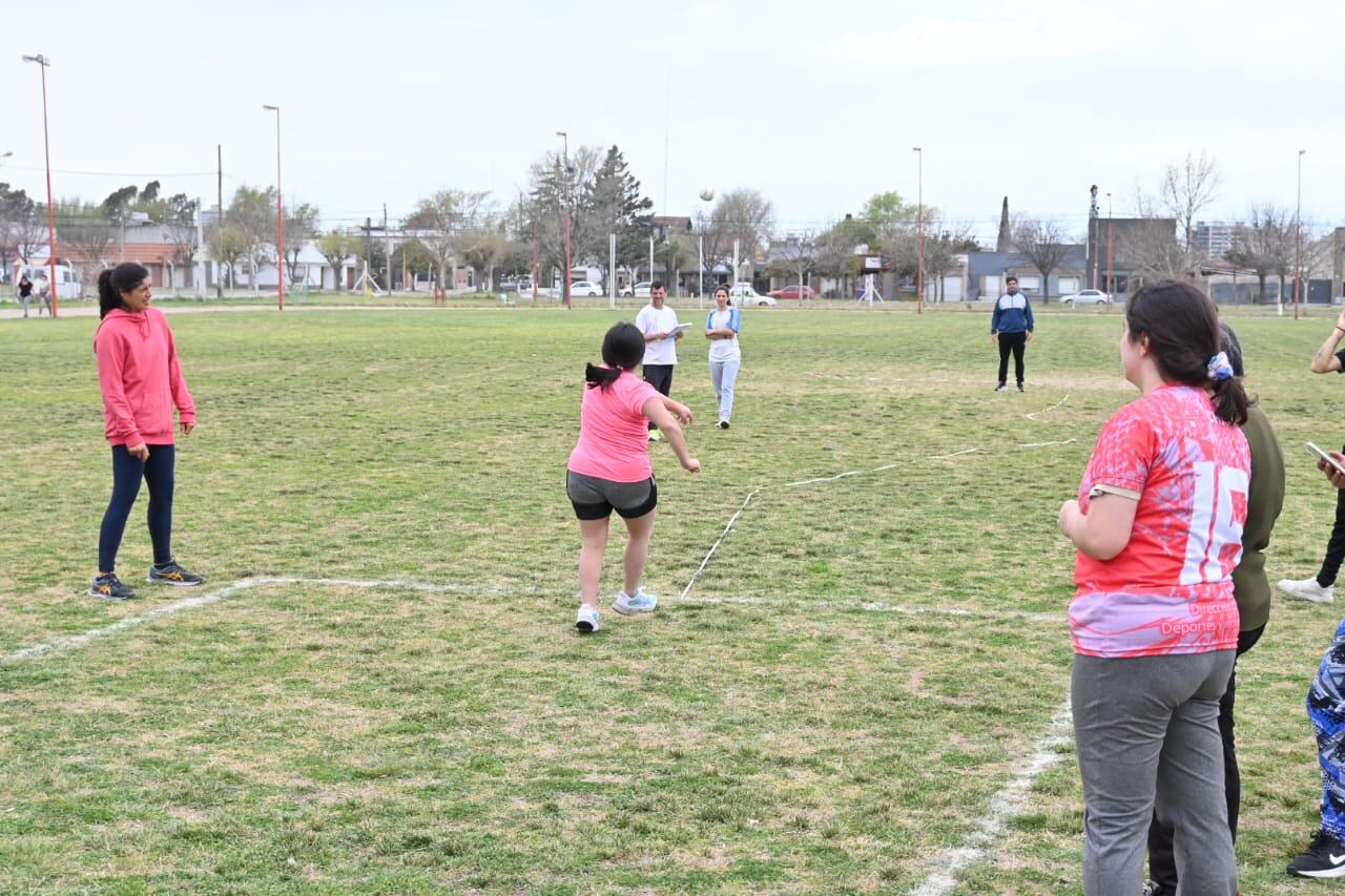 Juegos Bonaerenses Adaptados: el atletismo tuvo su etapa regional en el Polideportivo Municipal