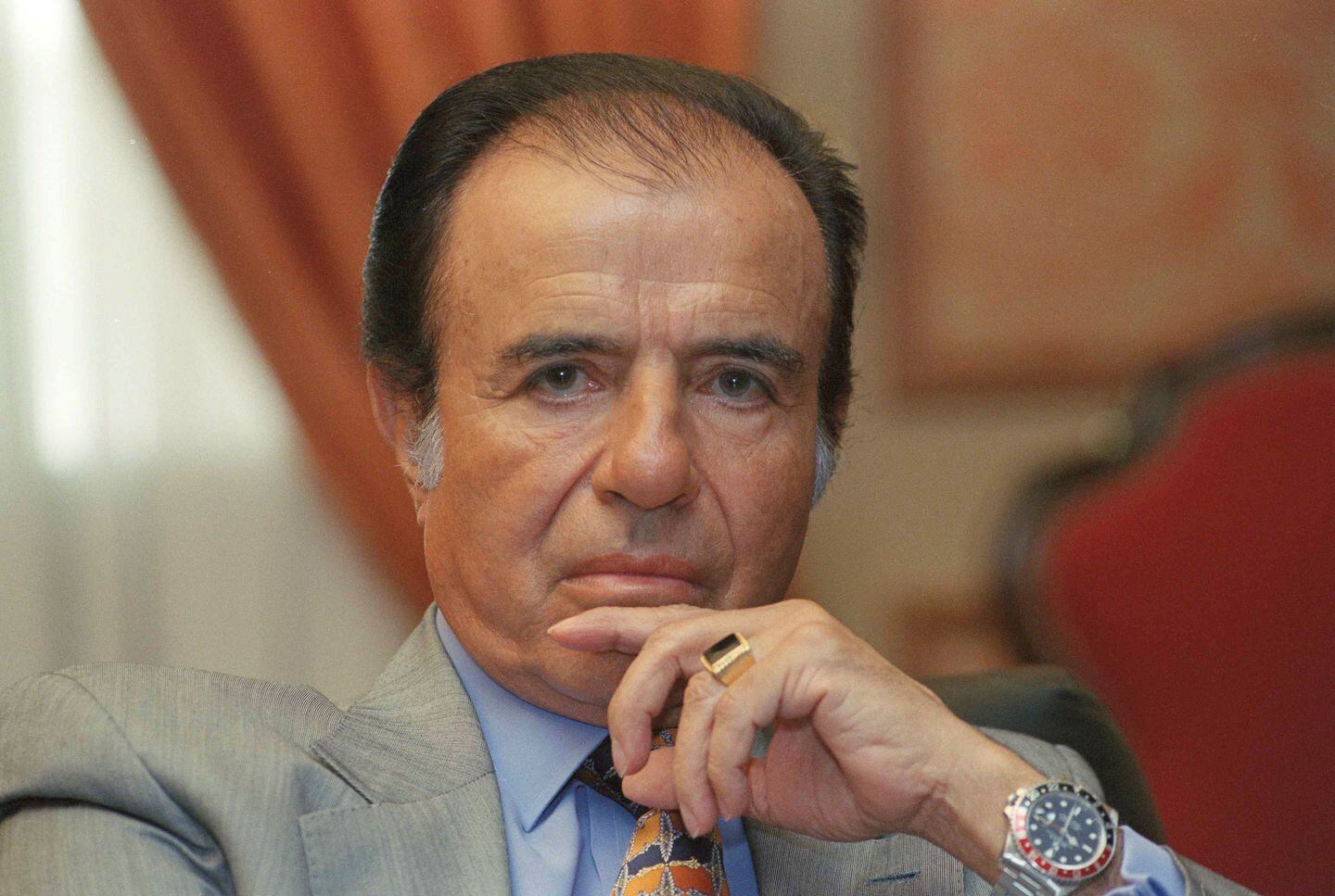 Denuncian el hurto del histórico anillo de Carlos Saúl Menem.