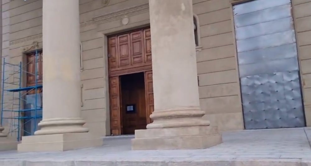 Iglesia Catedral de San Luis blindada por el Encuentro Plurinacional de Mujeres.