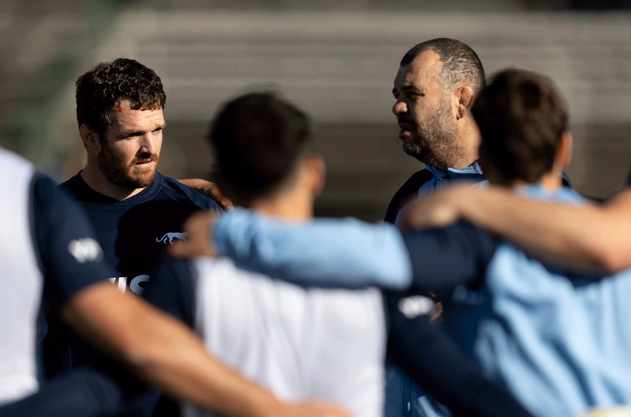 Julián Montoya, capitán de Los Pumas, y Michael Cheika, entrenador. 